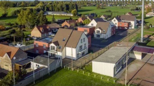 Ing&eacute;nieur &eacute;conomiste de la construction &eacute;tudiant des plans &agrave; Rouen